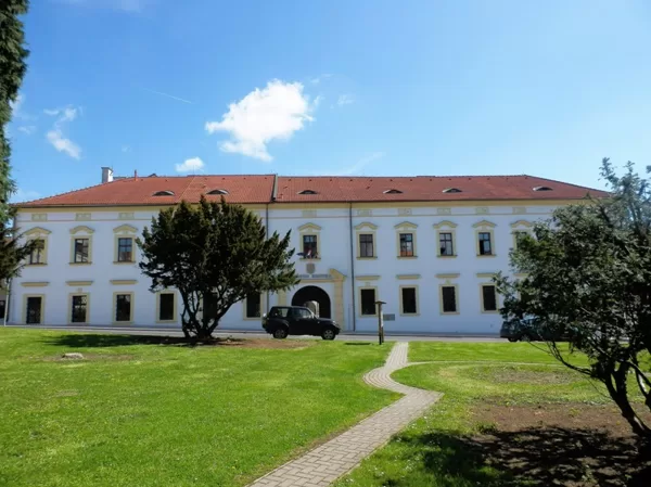 Městský úřad Krupka okna a dveře
